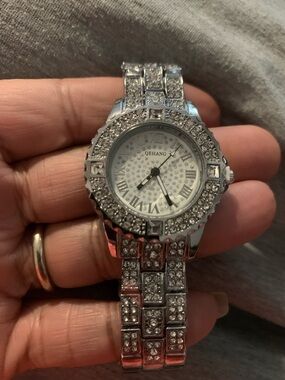 NWOT Qehang Silver Crystal Women's Bracelet Watch